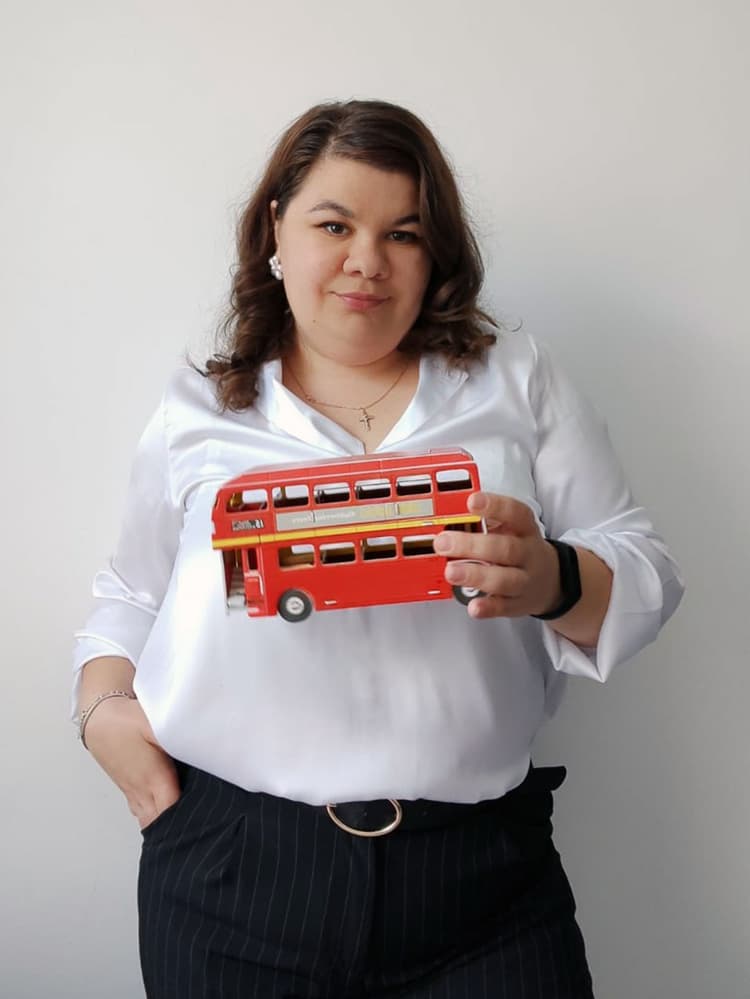 Marina – Profesor de engleză